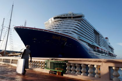 Fotografía de archivo que muestra el crucero Carnival Mardi Gras en San Juan. EFE/ Thais Llorca