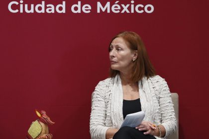 Fotografía de archivo de la secretaria de Economía, Tatiana Clouthier, en una rueda de prensa en Ciudad de México (México). EFE/ Mario Guzmán