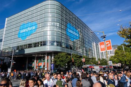 Fotografía cedida por Jakub Mosur Photography, que muestra el Moscone Convention Center donde se realiza la conferencia de usuarios y desarrolladores de Salesforce en San Francisco (EE.UU.). EFE/Jakub Mosur Photography Salesforce / SOLO USO EDITORIAL SOLO DISPONIBLE PARA ILUSTRAR LA NOTICIA QUE ACOMPAÑA (CRÉDITO OBLIGATORIO)