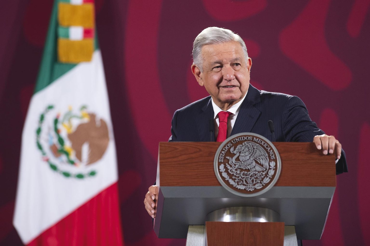 Fotografía cedida hoy por la presidencia de México, del mandatario mexicano Andrés Manuel López Obrador, durante una rueda de prensa en Palacio Nacional, en la Ciudad de México (México). EFE/Presidencia de México/SOLO USO EDITORIAL/SOLO DISPONIBLE PARA ILUSTAR LA NOTICIA QUE ACOMPAÑA(CRÉDITO OBLIGATORIO)