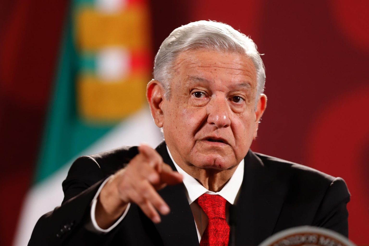 El presidente de México, Andrés Manuel López Obrador, participa durante su conferencia matutina hoy en el Palacio Nacional, en Ciudad de México (México). EFE/Isaac Esquivel