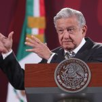 El presidente de México, Andrés Manuel López Obrador, participa hoy durante una rueda de prensa matutina en el Palacio Nacional, de la Ciudad de México (México). EFE/Sáshenka Gutiérrez