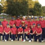Los integrantes del equipo estadounidense fueron registrados este domingo, 25 de septiembre, al posar con el trofeo de ganadores de la Copa Presidentes de golf, en el club Quail Hollow, en Charlotte (Carolina del Norte, EE.UU.). EFE/Tannen Maury