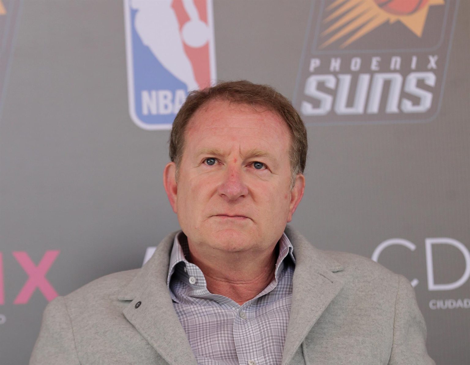 Robert Sarver, propietario de los Phoenix Suns de la NBA y de las Phoenix Mercury de la WNBA, en una fotografía de archivo. EFE/Alex Cruz