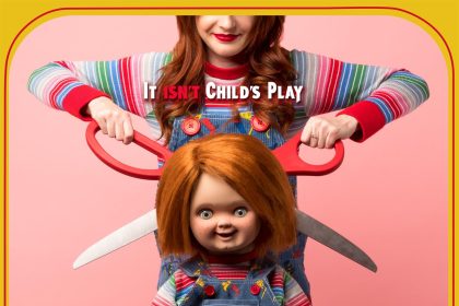 Fotografía sin fecha cedida por Yellow Veil Pictures que muestra el cartel promocional de la producción "Living with Chucky" de la directora Kyra Elise Gardner. Pelirrojo, mofletudo, de ojos saltones, peto azul con camiseta de colorines y sonrisa endiablada. EFE/Yellow Veil Pictures/SOLO USO EDITORIAL /NO VENTAS /SOLO DISPONIBLE PARA ILUSTRAR LA NOTICIA QUE ACOMPAÑA (CRÉDITO OBLIGATORIO)