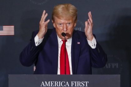 El expresidente de EE.UU., Donald Trump, en una fotografía de archivo. EFE/EPA/Shan Thew