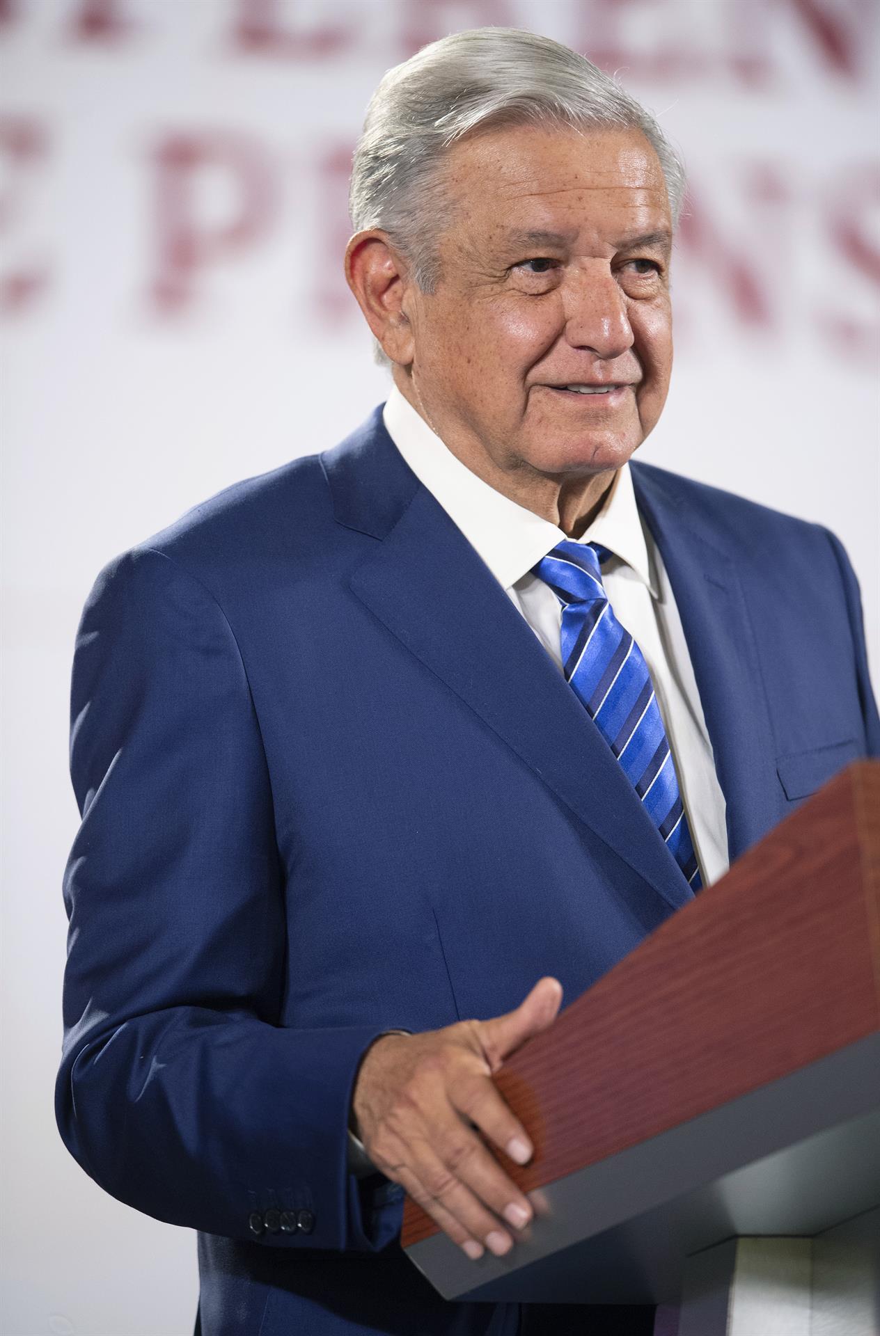 Fotografía cedida hoy, por la presidencia de México, del mandatario mexicano, Andrés Manuel López Obrador, durante una rueda de prensa en Palacio Nacional de la Ciudad de México (México). EFE/Presidencia de México/SOLO USO EDITORIAL/SOLO DISPONIBLE PARA ILUSTRAR LA NOTICIA QUE ACOMPAÑA(CRÉDITO OBLIGATORIO)