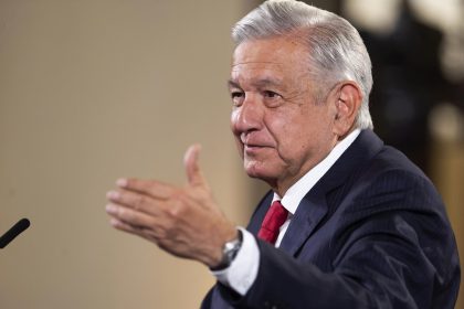 Fotografía cedida hoy por la presidencia de México, del mandatario mexicano, Andrés Manuel López Obrador, durante una rueda de prensa en Palacio Nacional de la Ciudad de México (México). EFE/Presidencia de México/SOLO USO EDITORIAL/SOLO DISPONIBLE PARA ILUSTAR LA NOTICIA QUE ACOMPAÑA(CRÉDITO OBLIGATORIO)