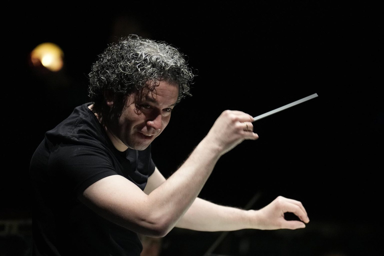 Fotografía de archivo del director de orquesta venezolano Gustavo Dudamel. EFE/ Alejandro García