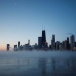 Amanecer en el lago Michigan en Chicago, Illinois, Estados Unidos. Imagen de archivo. EFE/ Kamil Krzaczynski