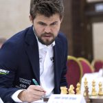 Fotografía de archivo, tomada en septiembre de 2021, en la que se registró al ajedrecista noruego Magnus Carlsen, número uno del mundo. EFE/Georgi Licovski