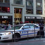 Aspecto de una patrulla de policía en una calle del centro de la ciudad en Nueva York (EE.UU.). Imagen de archivo. EFE/Andrés Iamartino
