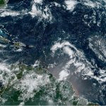Imagen satelital cedida este jueves por la Oficina Nacional de Administración Oceánica y Atmosférica de Estados Unidos (NOAA), a través del Centro Nacional de Huracanes (NHC), donde se muestra el estado del clima en el Atlántico. EFE/NOAA-NHC /SOLO USO EDITORIAL /NO VENTAS /SOLO DISPONIBLE PARA ILUSTRAR LA NOTICIA QUE ACOMPAÑA /CRÉDITO OBLIGATORIO