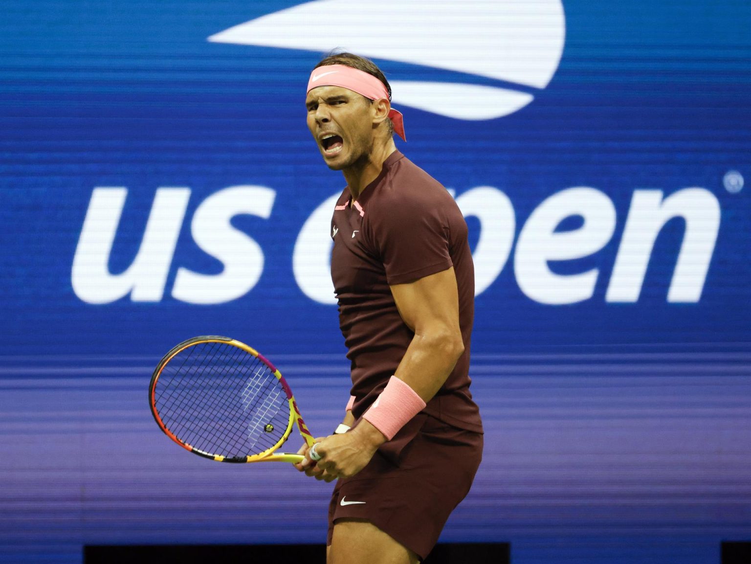 Rafael Nadal de  España reacciona ante Fabio Fognini de Italia, durante la segunda ronda del Abierto de Estados Unidos, en el USTA National Tennis Center en Flushing Meadows, Nueva York (EE.UU.), este 1 de septiembre de 2022. EFE/EPA/Jason Szenes