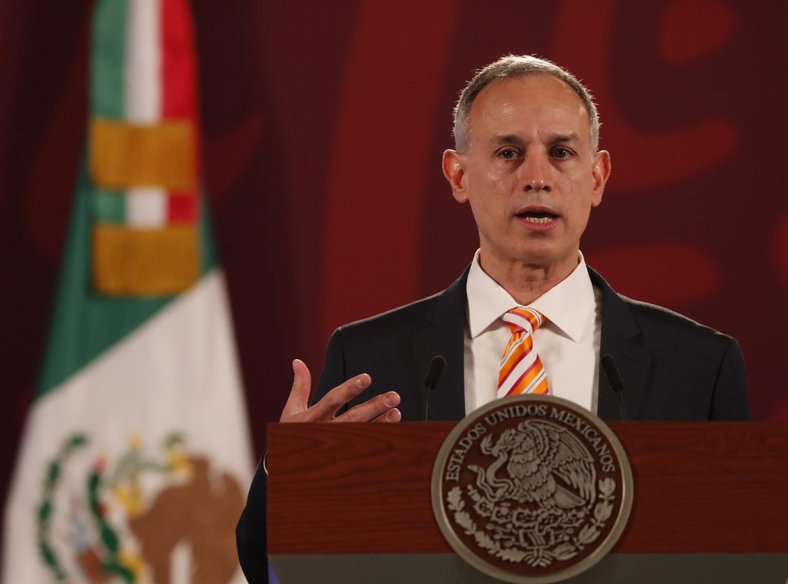 Fotografía de archivo del subsecretario de Prevención y Promoción de la Salud, Hugo López-Gatell, durante la rueda de prensa diaria del presidente Andrés Manuel López Obrador, en el Palacio Nacional de Ciudad de México (México). EFE/ Mario Guzmán