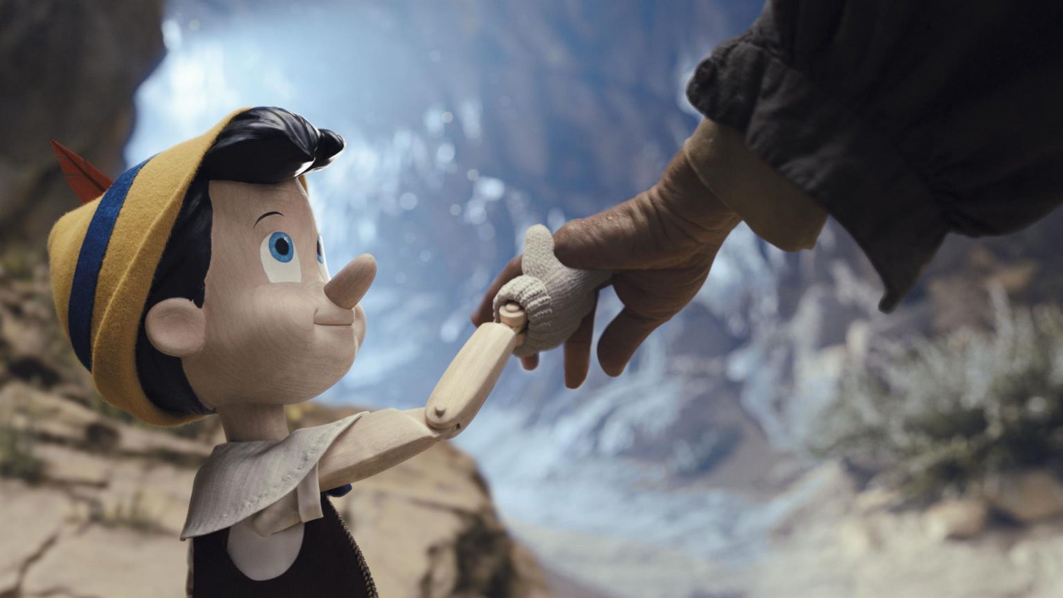 Fotograma cedido este jueves, 8 de septiembre, por Disney de una escena de la nueva versión de la película "Pinocchio". EFE/Disney