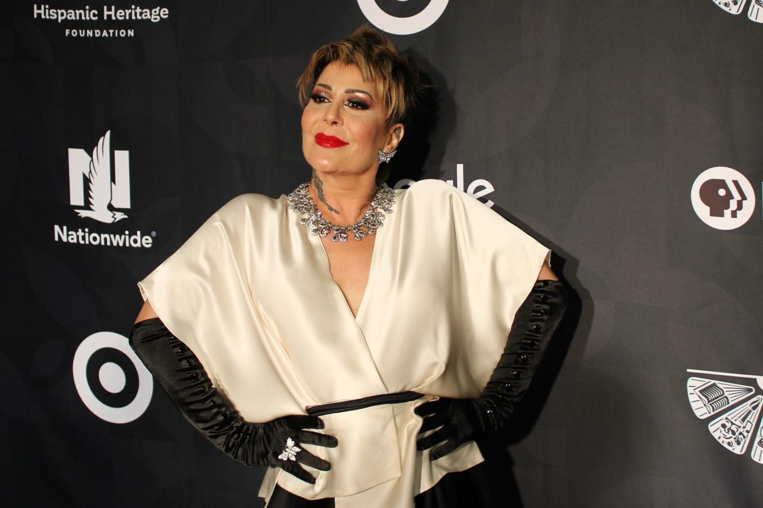 La cantante mexicana Alejandra Guzmán posa para fotos hoy, en la alfombra roja de la 35 edición de la entrega de premios de la Herencia Hispana en Estados Unidos, en Washington (EE.UU.). EFE/ Octavio Guzmán