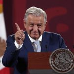 El presidente de México, Andrés Manuel López Obrador, participa hoy durante una rueda de prensa matutina en el Palacio Nacional, de la Ciudad de México (México). EFE/Mario Guzmán