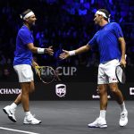 El suizo Roger Federer (d) y el español Rafael Nadal, durante su participación en la Laver Cup, el pasado 23 de septiembre de 2022. EFE/Andy Rain