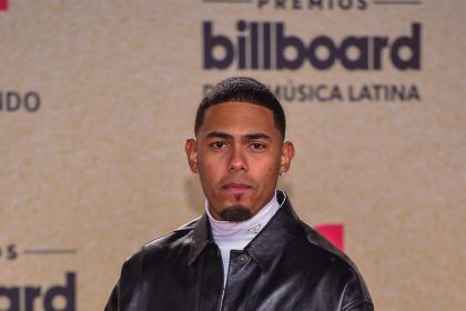 El rapero puertorriqueño Myke Towers posa en la alfombra roja de los Premios Billboard de la Música Latina en el Watsco Center en Miami, Florida (EE.UU.). Imagen de archivo. EFE/Giorgio Viera