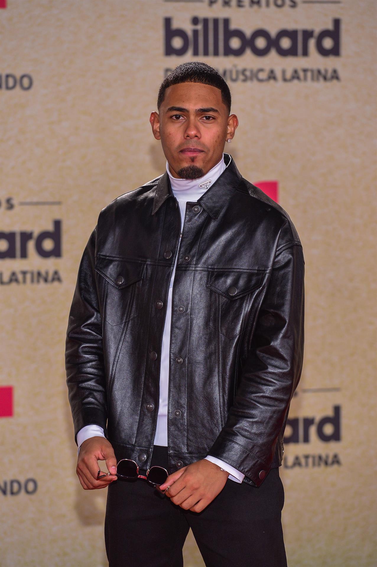 El rapero puertorriqueño Myke Towers posa en la alfombra roja de los Premios Billboard de la Música Latina en el Watsco Center en Miami, Florida (EE.UU.). Imagen de archivo. EFE/Giorgio Viera