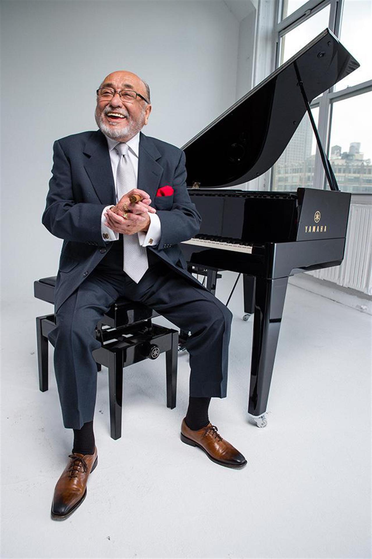 Fotografía cedida por el Lehman Center for the Performing Arts donde aparece el pianista y compositor Eddie Palmieri, de 86 años, y legendario músico de origen puertorriqueño que ha ganado 10 premios Grammy y grabado más de 36 discos. EFE/Lehman Center /SOLO USO EDITORIAL /NO VENTAS /SOLO DISPONIBLE PARA ILUSTRAR LA NOTICIA QUE ACOMPAÑA /CRÉDITO OBLIGATORIO