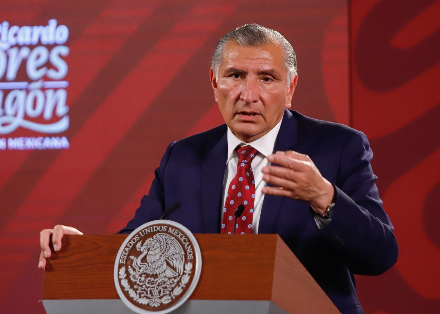 Fotografía de archivo del secretario de Gobernación, Adán Augusto López, durante una rueda de prensa en el Palacio Nacional, en Ciudad de México (México). EFE/ Isaac Esquivel