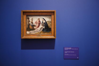 Vista de la obra "La lamentación sobre Cristo muerto" del artista Juan de Flandes, que integra la exposición "Munal - Thyssen, La ruta infinita" exhibida el 27 de septiembre de 2022, en el Museo Nacional de Arte, en Ciudad de México (México). EFE/José Méndez