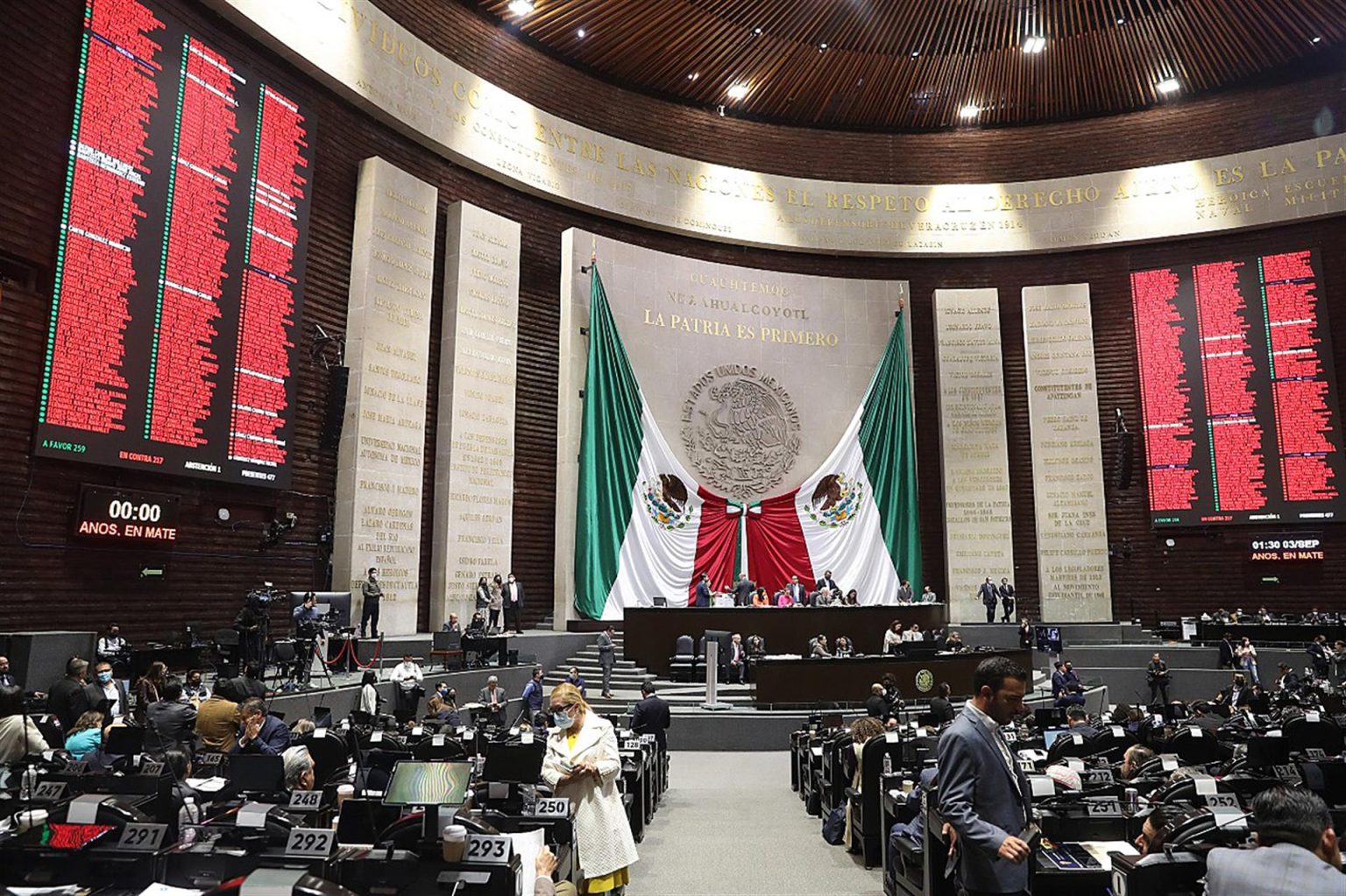 Fotografía cedida por la Cámara de Diputados durante una sesión en la Ciudad de México (México). EFE/ Cámara de Diputados/SOLO USO EDITORIAL SOLO DISPONIBLE PARA ILUSTRAR LA NOTICIA QUE ACOMAPAÑA(CRÉDITO OBLIGATORIO)