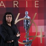 La directora de cine salvadoreña Tatiana Hueso, posa hoy durante la toma de la fotografía oficial de los nominados de la edición 64 de la ceremonia  del Ariel en la Ciudad de México. EFE/ Sáshenka Gutiérrez