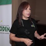 La representante de la Red Coordinadora de Instituciones Privadas Por las Niñas, Niños, Adolescentes, Jóvenes y sus Derechos (Coiproden), Karla Alvarenga habla durante una entrevista con Agencia EFE, en Tegucigalpa (Honduras). EFE/Gustavo Amador