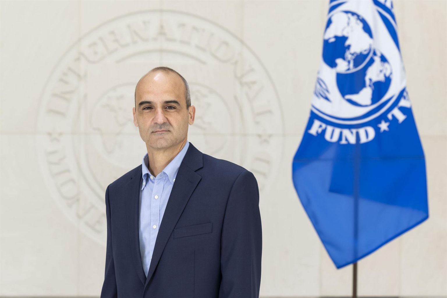 Fotografía cedida por el Fondo Monetario Internacional (FMI) que muestra al Director Ejecutivo Pablo Moreno mientras posa. EFE/ Cory Hancock Imf Photo SOLO USO EDITORIAL SOLO DISPONIBLE PARA ILUSTRAR LA NOTICIA QUE ACOMPAÑA (CRÉDITO OBLIGATORIO)