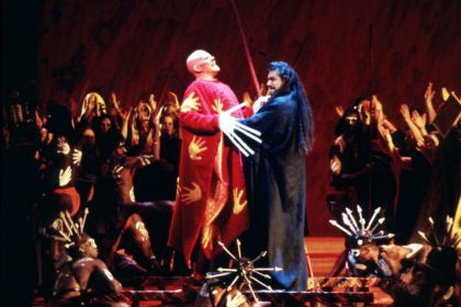 Fotografía de archivo del polifacético tenor español Plácido Domingo en la temporada del Metropolitan Opera de Nueva York (MET). EFE/Miguel Rajmil.