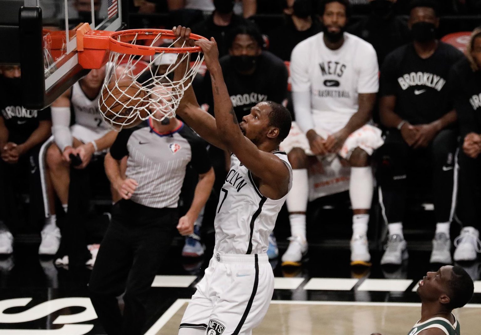 Kevin Durant (c) de los Brooklyn Nets, en una fotografía de archivo. EFE/Peter Foley