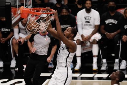 Kevin Durant (c) de los Brooklyn Nets, en una fotografía de archivo. EFE/Peter Foley