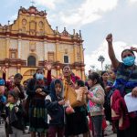 Un grupo indígenas desplazados de la comunidad de Chenalhó se manifestaron hoy, en el municipio de San Cristobal de las Casas, estado de Chiapas (México). EFE/Carlos López