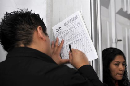 Los trabajadores mexicanos con un puesto formal ascienden a un total de 21.409.358, de los que el 86,6 % son permanentes y el resto eventuales, de acuerdo con los datos de la dependencia. Imagen de archivo. EFE/Mario Guzmán