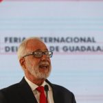 Fotografía de archivo del presidente de la Feria Internacional del Libro (FIL), Raúl Padilla López. EFE/ Francisco Guasco