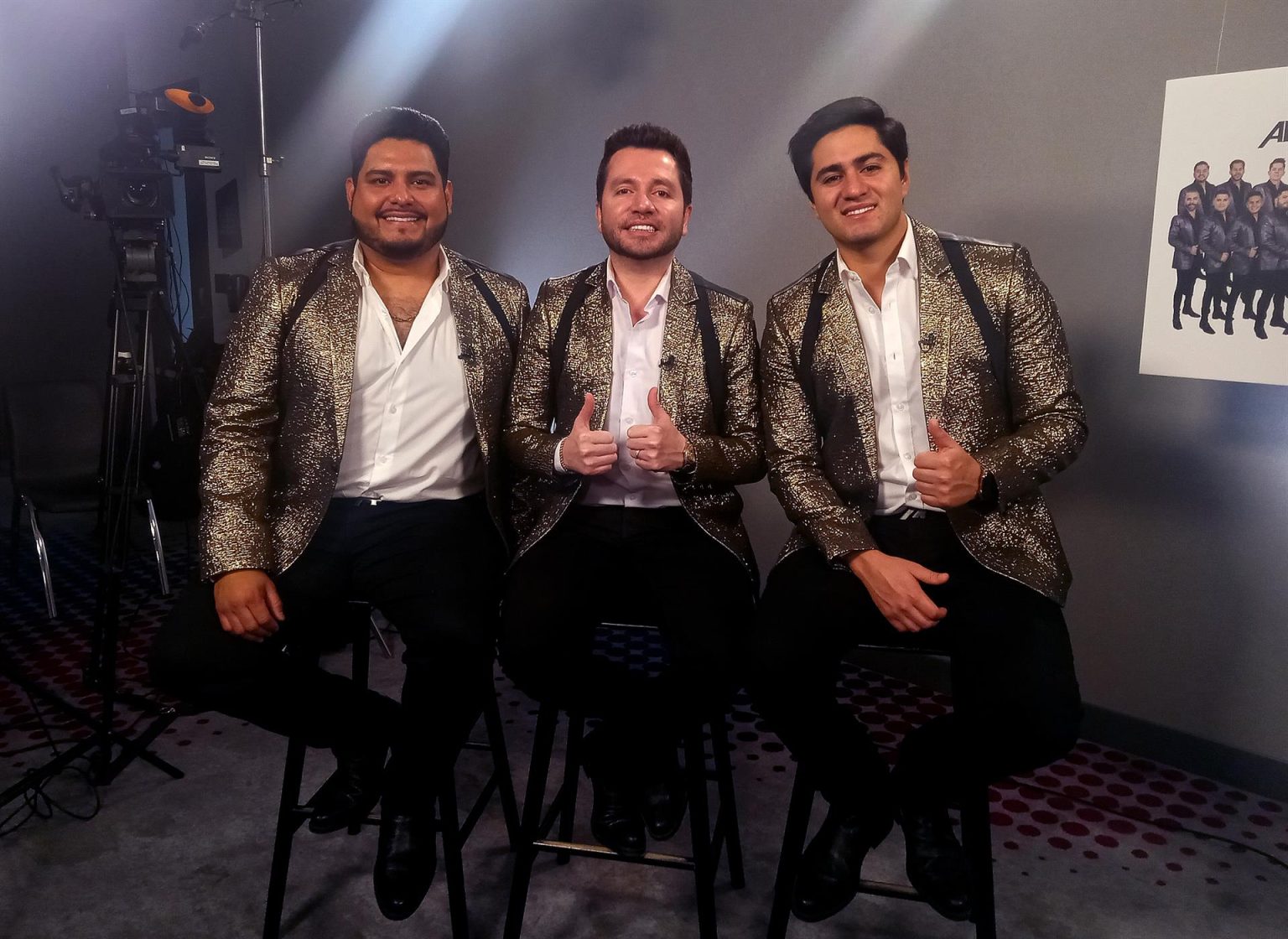 Los integrantes de la banda La Adictiva (de izq. a dcha.) Isaac Salas, Guillermo Garza y Jerry Corrales posan para Efe durante una entrevista realizada hoy en Miami, Florida (EE.UU.). EFE/Alfonso Rodríguez