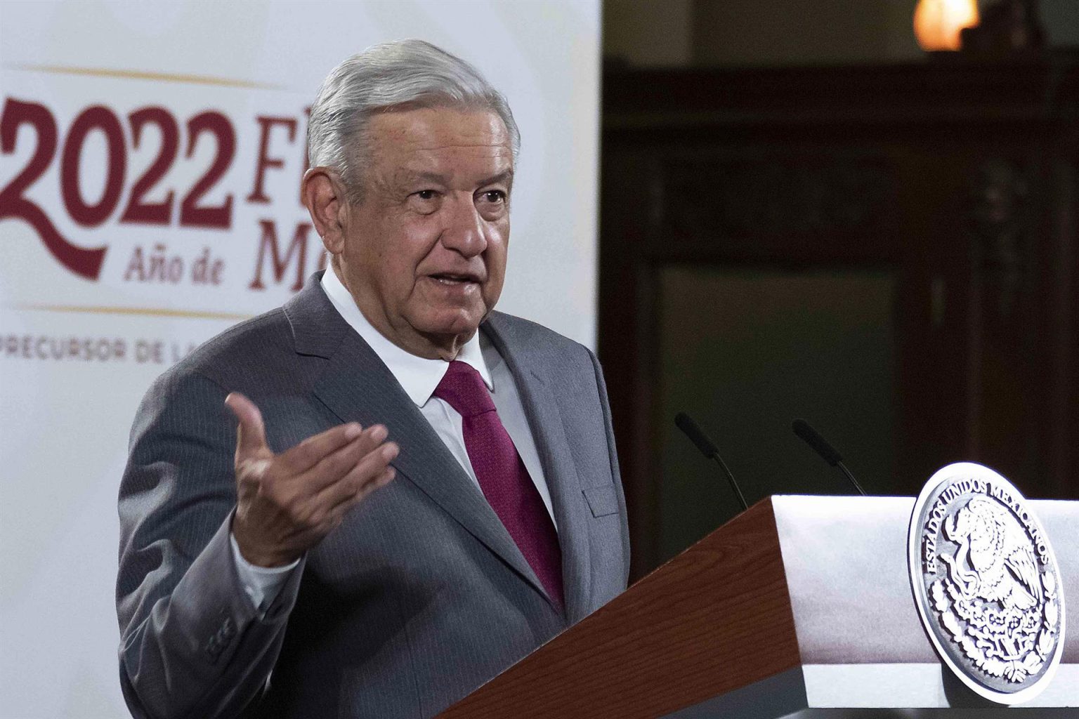 Fotografía cedida hoy por la presidencia de México del mandatario mexicano, Andrés Manuel López Obrador, durante una rueda de prensa matutina en el Palacio Nacional de Ciudad de México (México). EFE/Presidencia de México/SOLO USO EDITORIAL/SOLO DISPONIBLE PARA ILUSTRAR LA NOTICIA QUE ACOMPAÑA (CRÉDITO OBLIGATORIO)