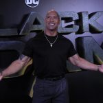 El actor estadounidense Dwayne Johnson​ posa en la presentación de la película "Black Adam" en el cine Capitol en Madrid. EFE/Fernando Alvarado