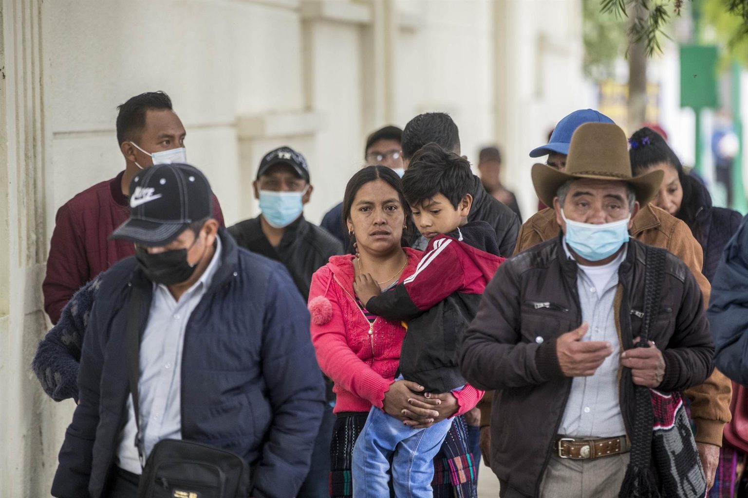 El Gobierno de Guatemala informó este domingo que detuvieron en el noreste del territorio a casi 350 migrantes irregulares, quienes serán expulsados próximamente a Honduras. Imagen de archivo. EFE/Esteban Biba