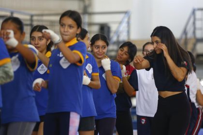 Menores participan en una macroclase de boxeo en el Consejo Estatal para el Fomento Deportivo (CODE) de la ciudad de Guadalajara, estado de Jalisco (México). EFE/ Francisco Guasco