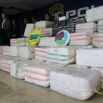 Autoridades de la Policía de Puerto Rico presentan el cargamento de droga incautado en San Juan. Imagen de archivo. EFE/Jorge Muñiz
