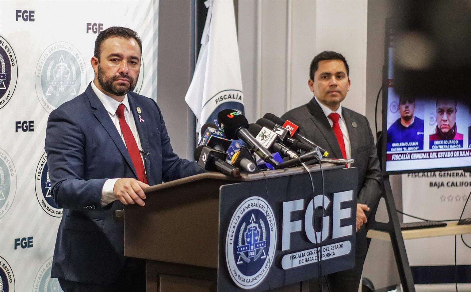 El fiscal general del Estado, Iván Carpio, habla durante una conferencia de prensa el 27 de octubre de 2022, en Tijuana (México). EFE/Joebeth Terriquez