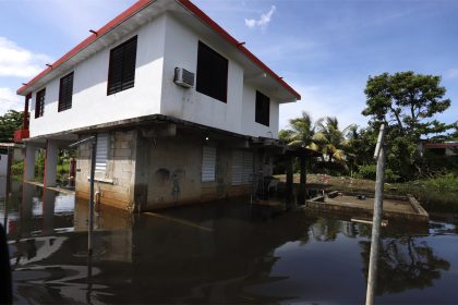 Fotografía de una calle inundada tras el paso del huracán Fiona, en Loíza (Puerto Rico). Imagen de archivo. EFE/ Thais Llorca