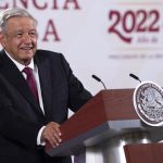 Fotografía cedida hoy, por la presidencia de México, del presidente de México, Andrés Manuel López Obrador, durante una rueda de prensa en el Palacio Nacional de la Ciudad de México (México). EFE/ Presidencia De México SOLO USO EDITORIAL/NO VENTAS/SOLO DISPONIBLE PARA ILUSTRAR LA NOTICIA QUE ACOMPAÑA/CRÉDITO OBLIGATORIO