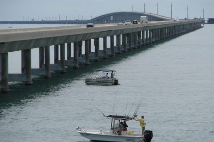 El cubano fue hallado aferrado a uno de los pilares de ese puente que une el sur de Florida con la isla de Cayo Hueso, la última de un rosario de islotes enlazados por la carretera US1, indicó el Nuevo Herald. Imagen de archivo. EFE/Gastón de Cárdenas