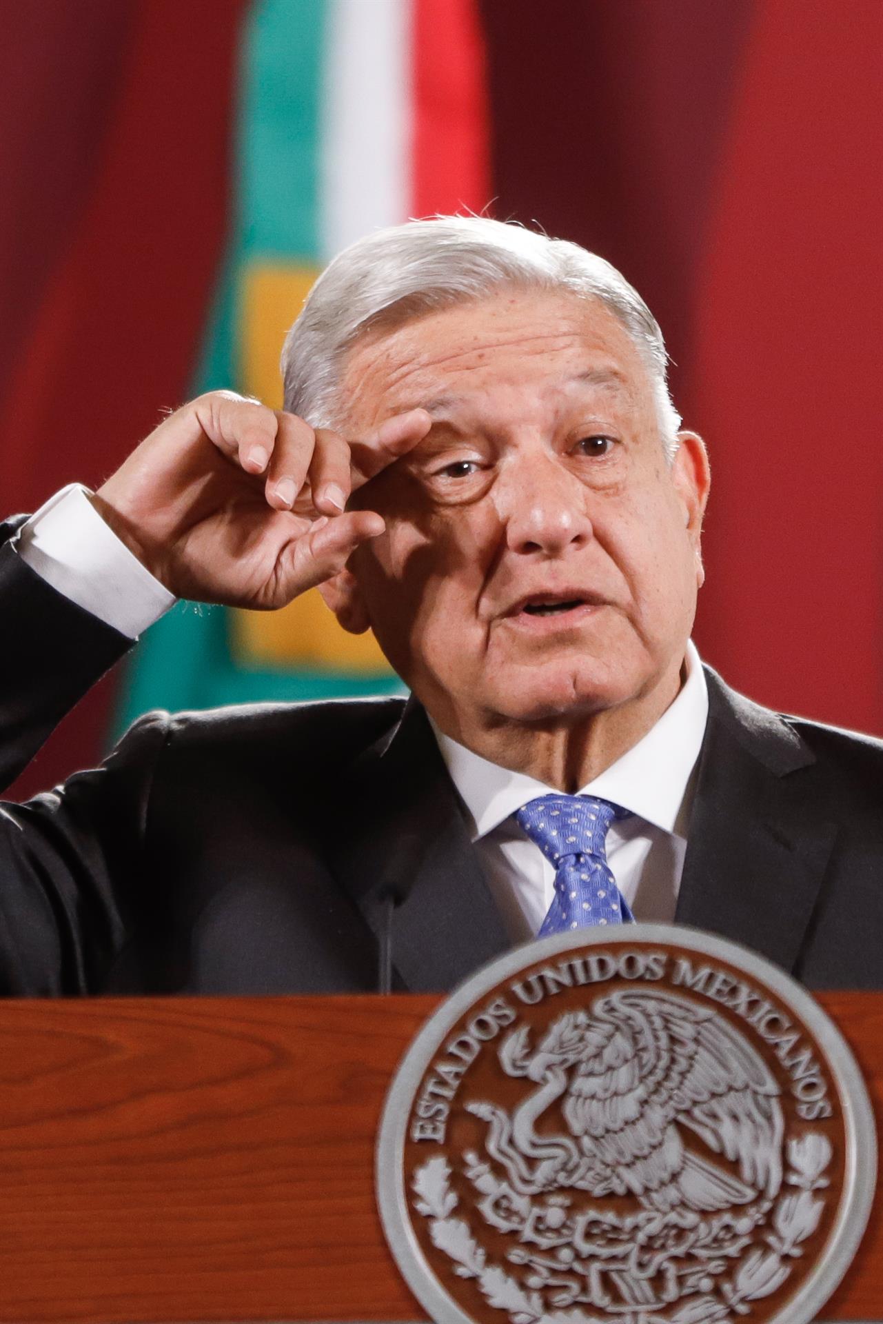 El presidente de México, Andrés Manuel López Obrador, durante su participación en la conferencia matutina este lunes en Palacio Nacional, en la Ciudad de México (México). EFE/Isaac Esquivel