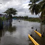 Fotografía de archivo de una vista general de una calle inundada debido a las fuertes lluvias en Cataño (Puerto Rico). EFE/ Thais LLorca